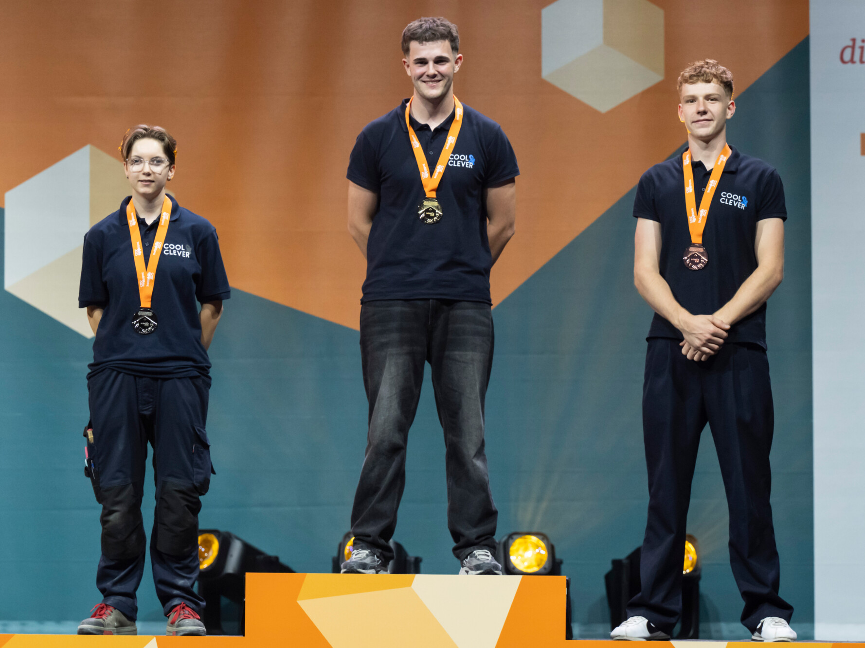 Podest SwissSkills 2025 Schweizermeister Kategorie Kältesystem-MonteurInnen 1. Platz Nevio Lang Zaugg Kälte AG