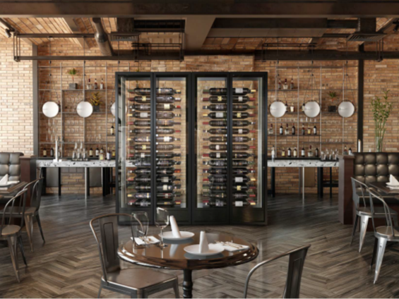 Design Weinlokal mit Weinkühlschrank als Insellösung mit Glastüren.