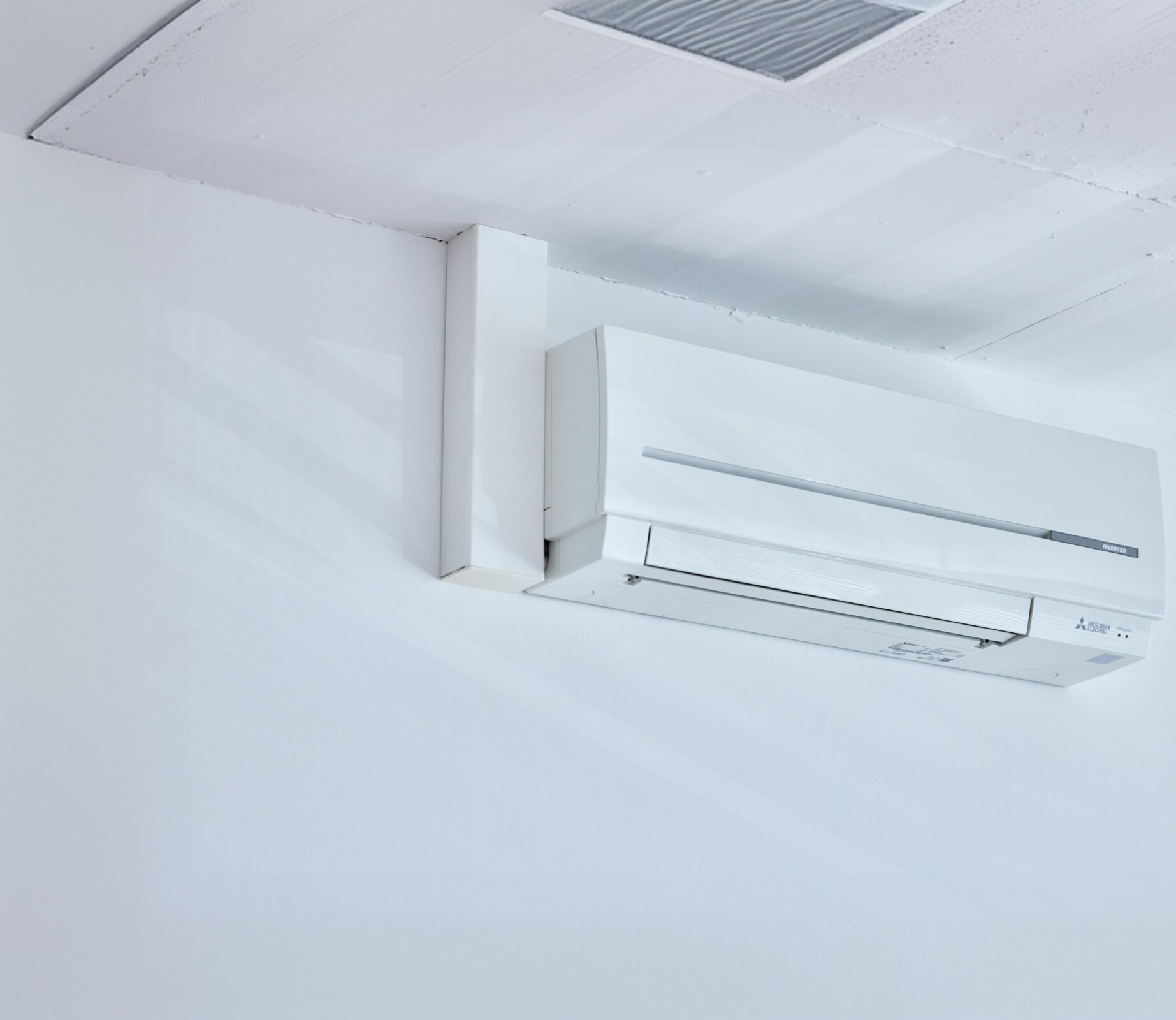 Ästhetisches Klimagerät von der Zaugg AG – Energieeffiziente Lösung für komfortables Raumklima.