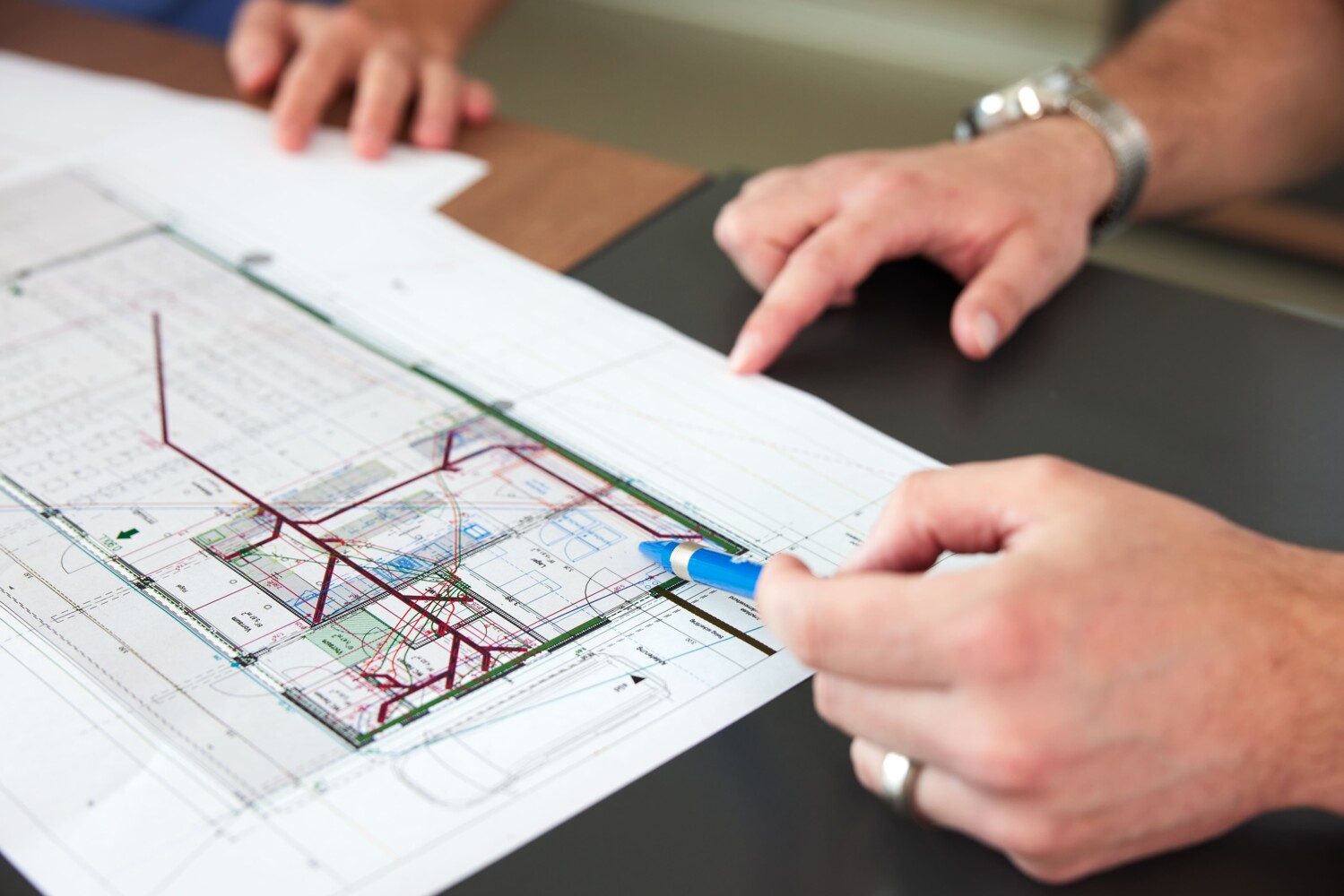 Plan den zwei Leute anschauen zum Thema Klimageräte planen und installieren